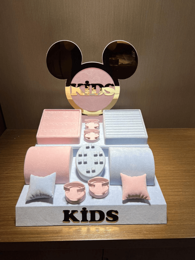 Çocuk Mini Vitrin Standı