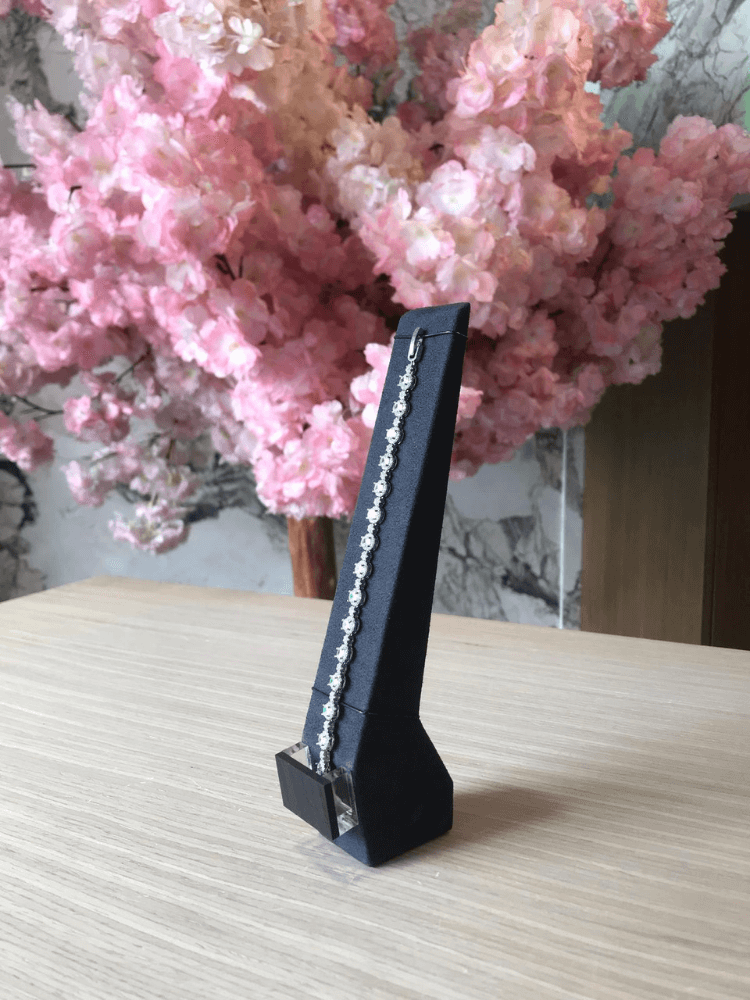 Tekli Bileklik Standı