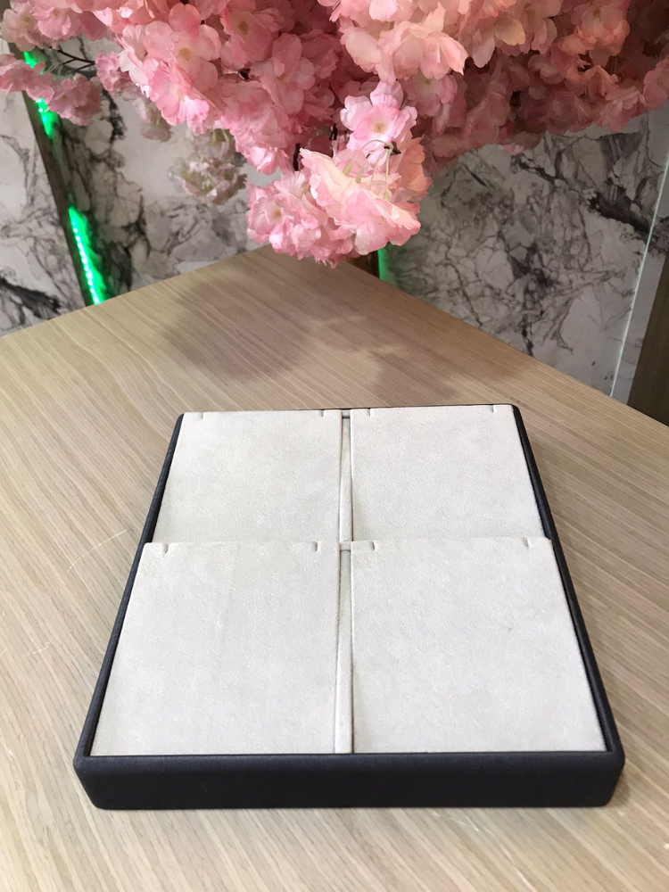 Çoklu Kolye Tablası