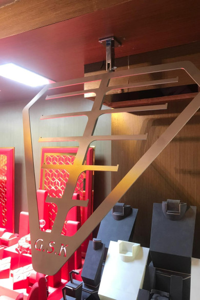 Elmas Model Bilezik Sehpası 